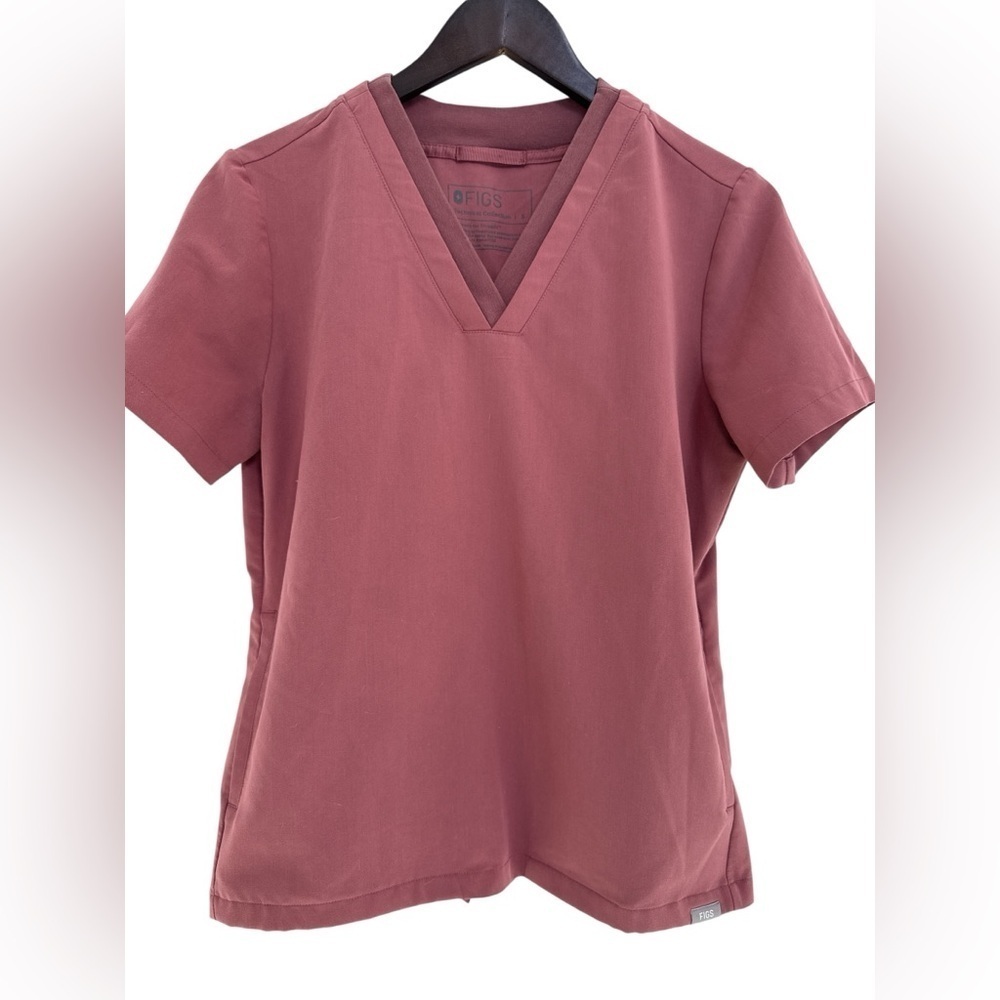 Figs Women’s Mauve V-Neck Short Sleeve Pockets Scrub
